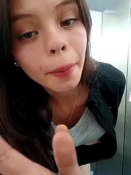 _Isabella-7's cam snapshot