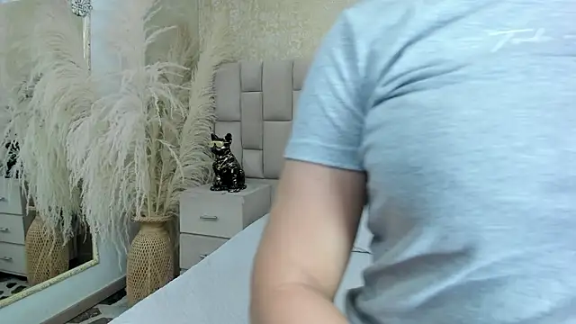 cloesummerr_'s cam snapshot