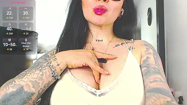 Vicky_hotmilf's cam snapshot