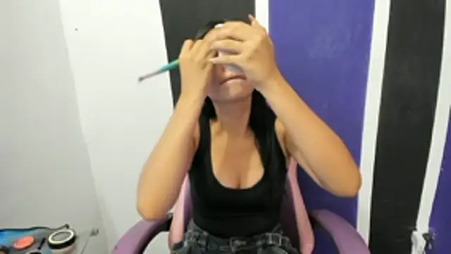 shy_luna18's cam snapshot