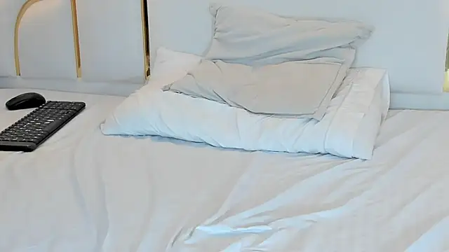 naughtyrose_vc's cam snapshot