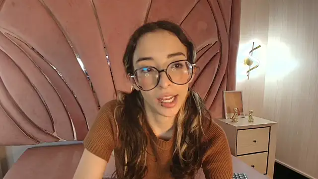 Emilia_Bons's cam snapshot