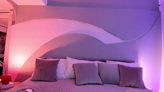 Nicolle_W's cam snapshot