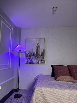 HoneyMollyX live sex cam