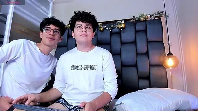 ian_and_austin live sex cam