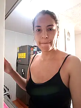 Bonny_Klote live sex cam