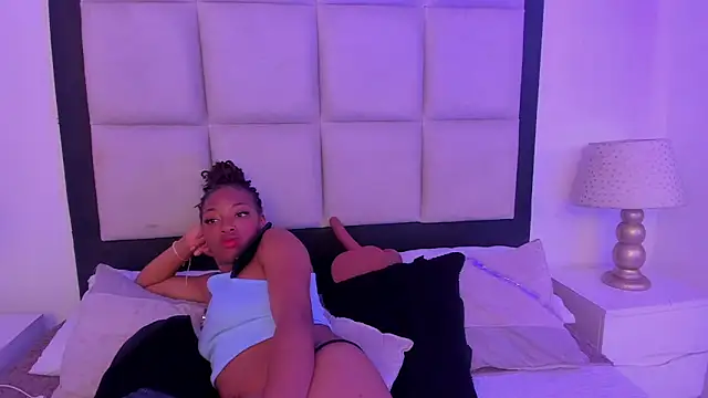 ElisabettaMonroy's cam snapshot