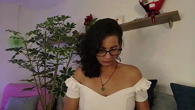 Elliee_'s cam snapshot