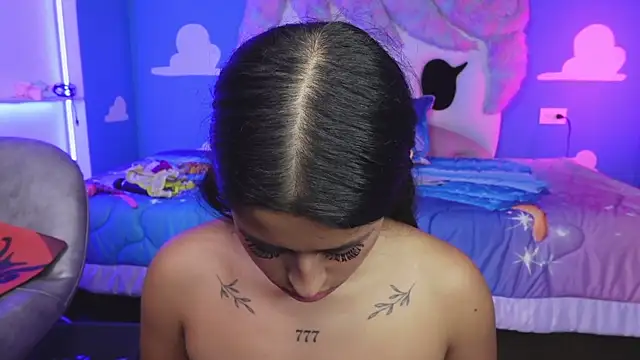 miss___anya's cam snapshot