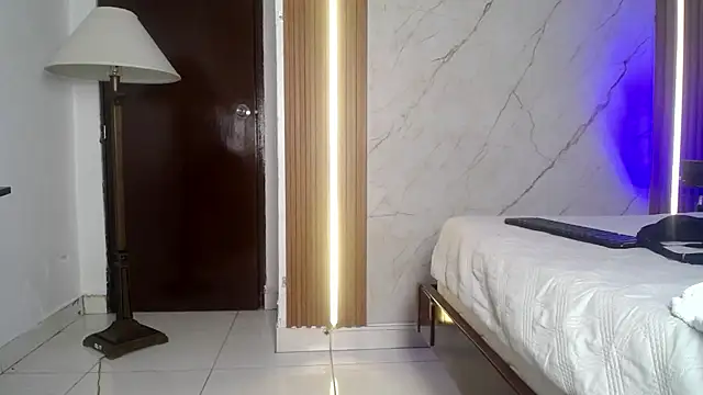 chloe__Jones_'s cam snapshot