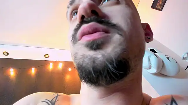 AssHunter4k live sex cam