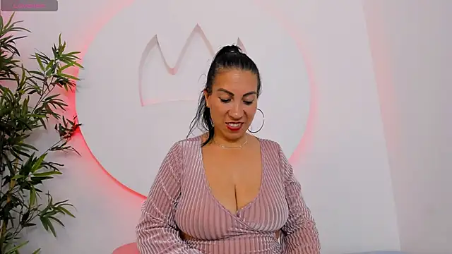 AmberJoyMilf's cam snapshot