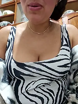 Sexy-girl live sex cam