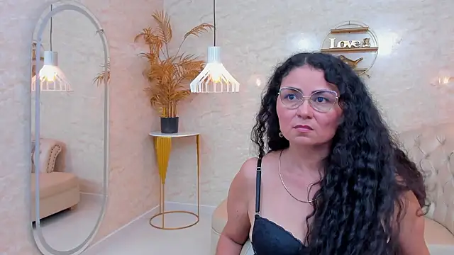 MiaMaturee's cam snapshot