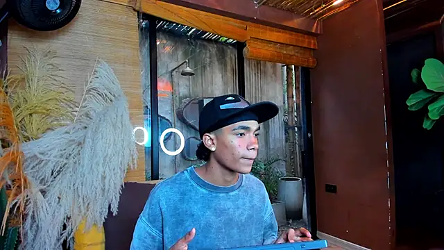 AlanCutee's cam snapshot