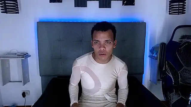 William_Lewis's cam snapshot