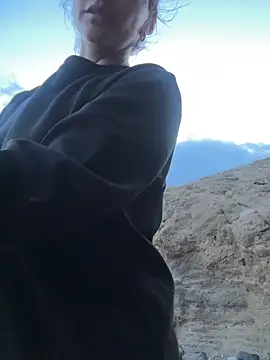 Ninabigtitied's cam snapshot