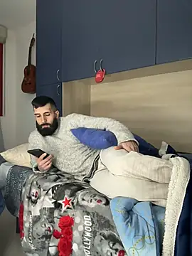 Gioeltoro89 live sex cam