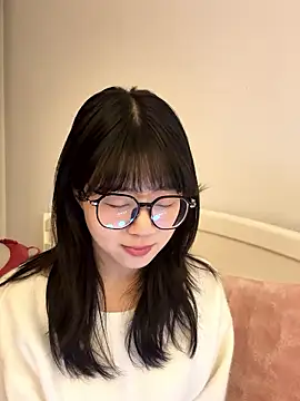 Ella-AAAAA live sex cam