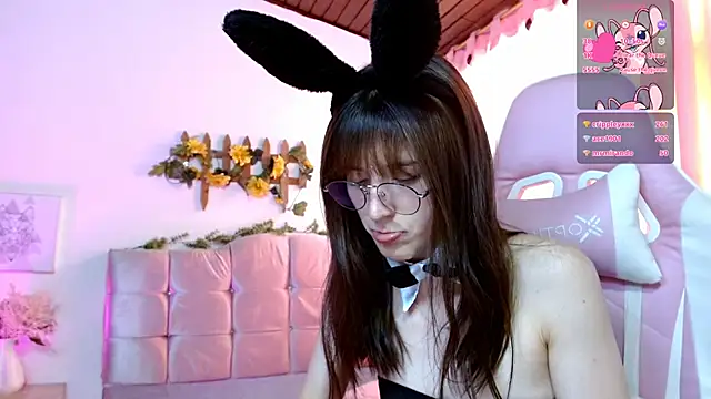 ChloeJohnsoon's cam snapshot