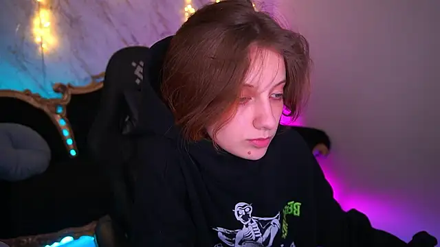 CuteeFoxy's cam snapshot