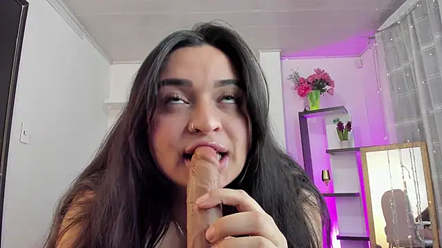 kyliie_'s cam snapshot