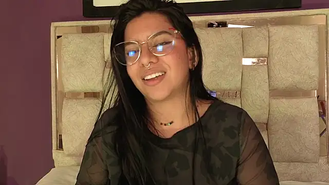 emilyy_cooperr's cam snapshot