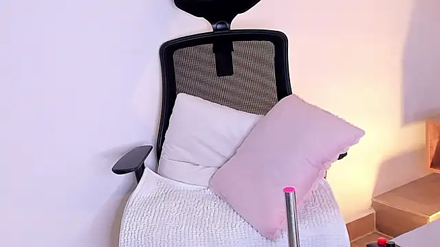 isabella_winkler's cam snapshot