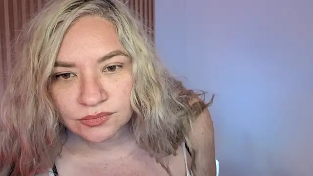 MarianL0ve's cam snapshot