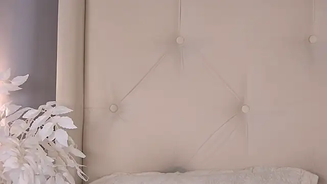 ur_wet_dreams's cam snapshot