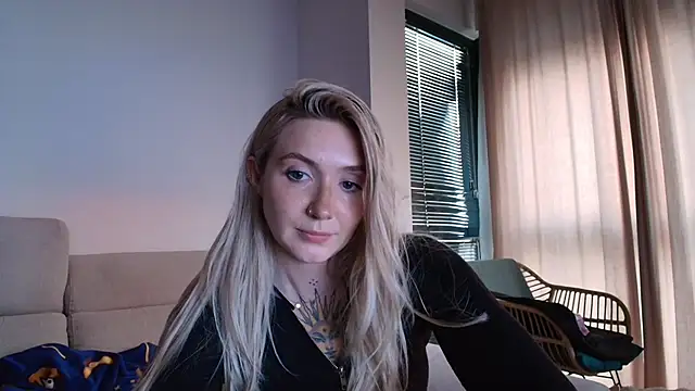 tattoobbgirl's cam snapshot