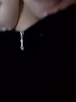 Rozaaaaforyoubigboob's cam snapshot