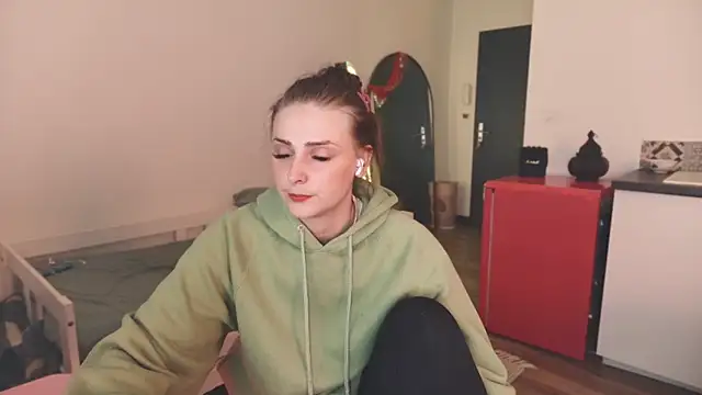 Celeste_Off's cam snapshot