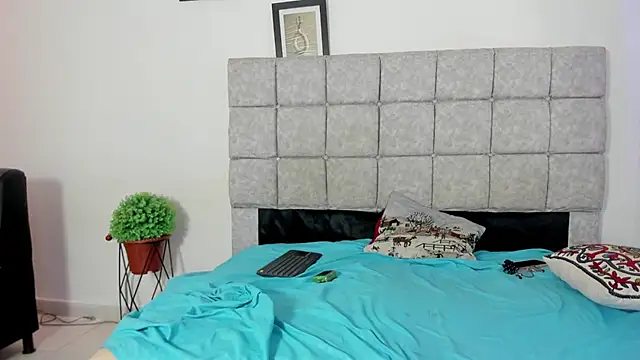 hazel_slim live sex cam