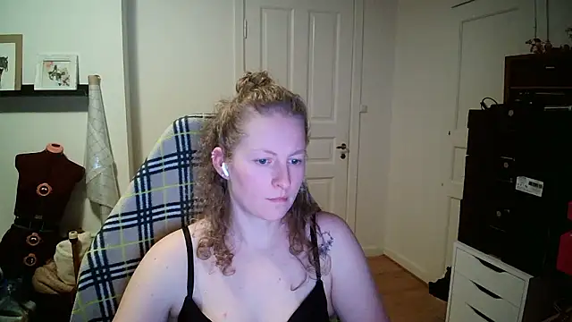 Girlnina-1995's cam snapshot