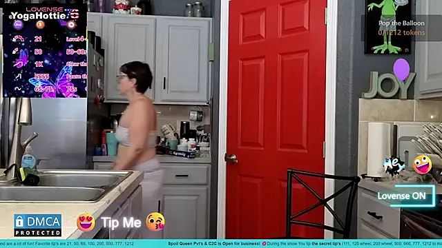 YogaHottie76's cam snapshot