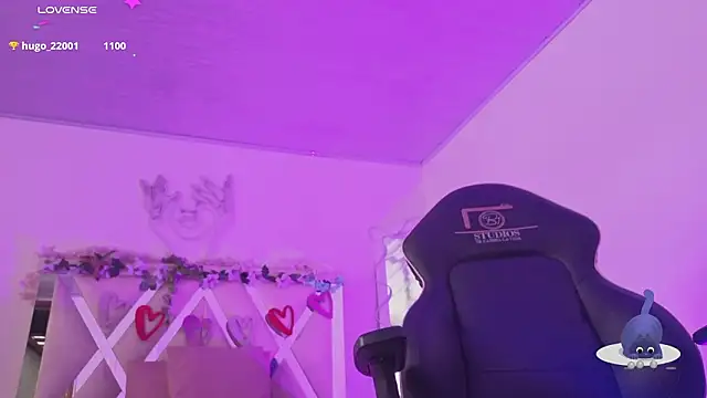 ZURY_TAY's cam snapshot