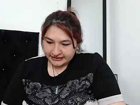 LauraHorny69's cam snapshot