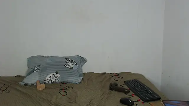 Belle2556's cam snapshot