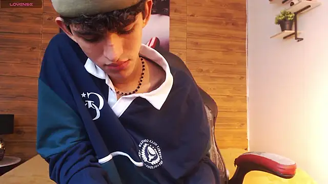 Michaelkoiv live sex cam