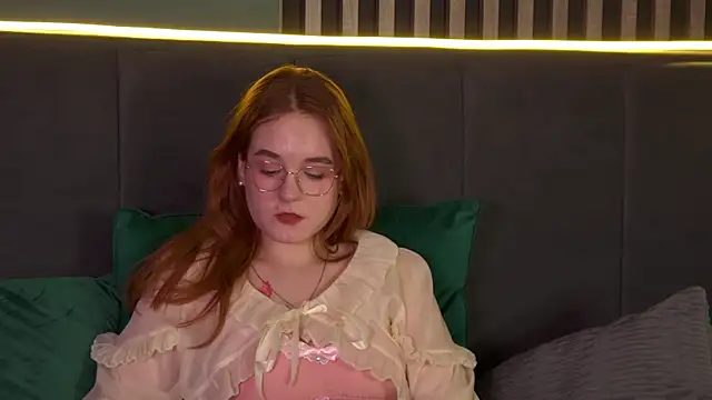 AmyRoy's cam snapshot