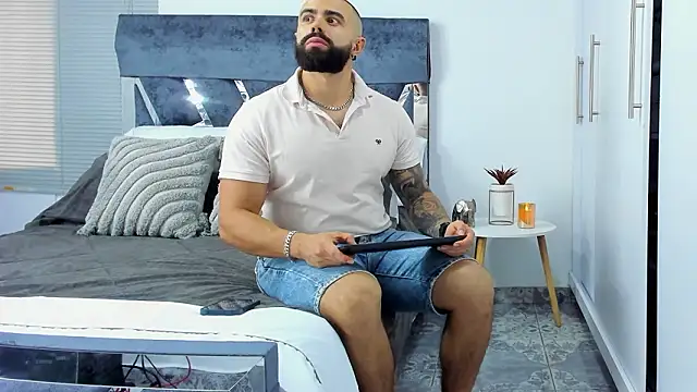 Zack_Froone live sex cam