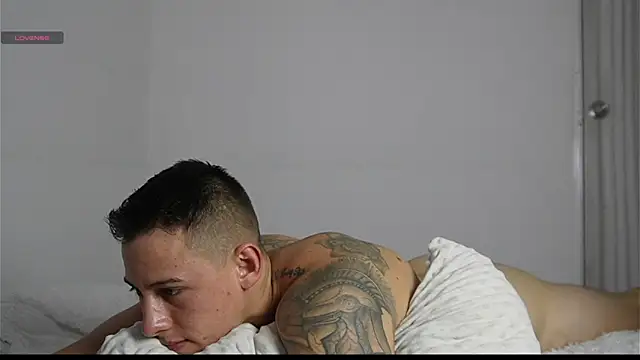 Muscle_King_Cum live sex cam