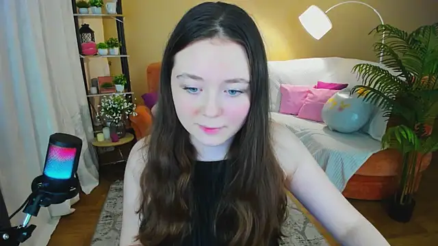 AlluringLookk's cam snapshot