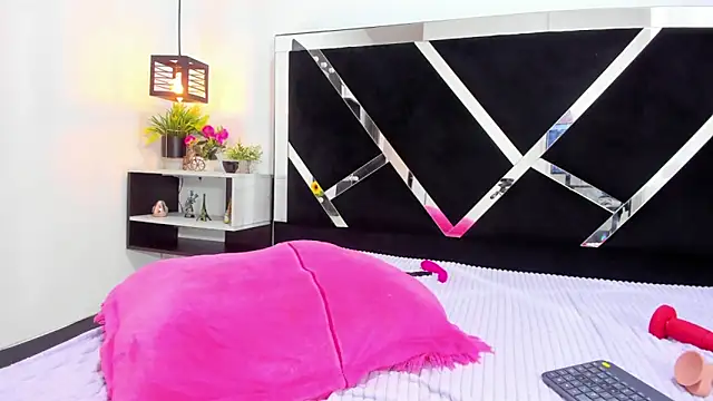 iisabella_noa's cam snapshot