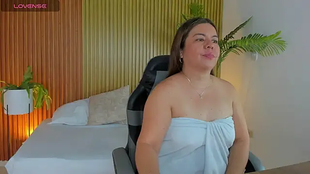 nahia_13's cam snapshot