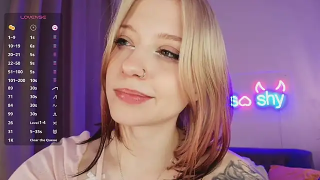 arielabradberry's cam snapshot