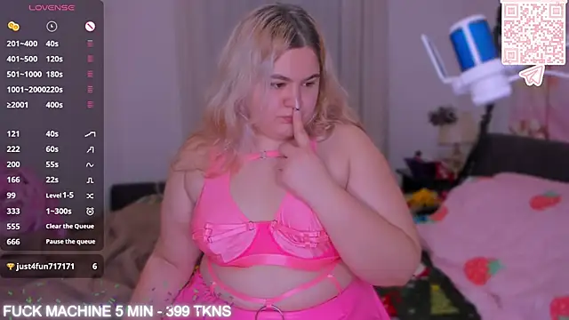 Freakcute_'s cam snapshot