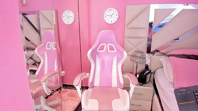 rousse_millers's cam snapshot