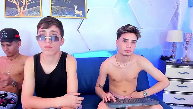 Alex_jeins_at live sex cam